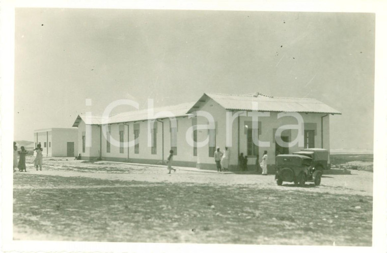 1936 MOGADISCIO (SOMALIA) AOI Indigeni e camionetta al Lebbrosario *Fotografia