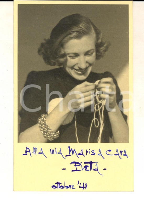 1941 MILANO Ritratto di donna intenta all'uncinetto *Foto VINTAGE 9x13