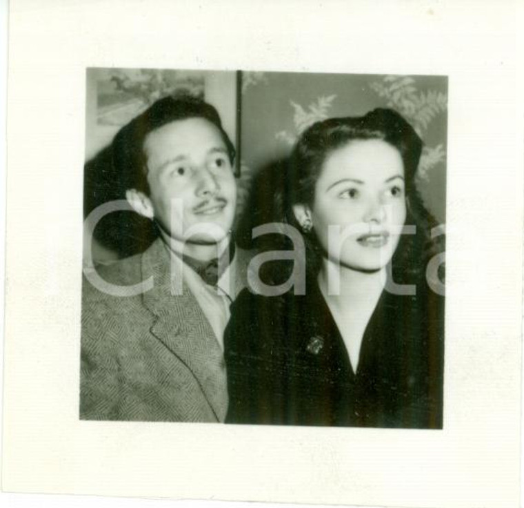 1955 ca FRANCIA Stilista Oleg CASSINI con ex moglie Gene TIERNEY *Foto cm 7 x 7