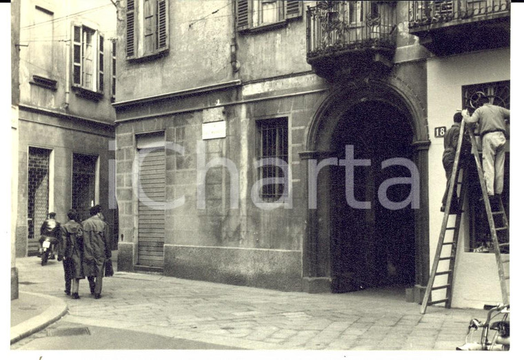 1956 MILANO Via MAURILIO angolo via SANTA MARTA con operai *Foto ARTISTICA 10x14