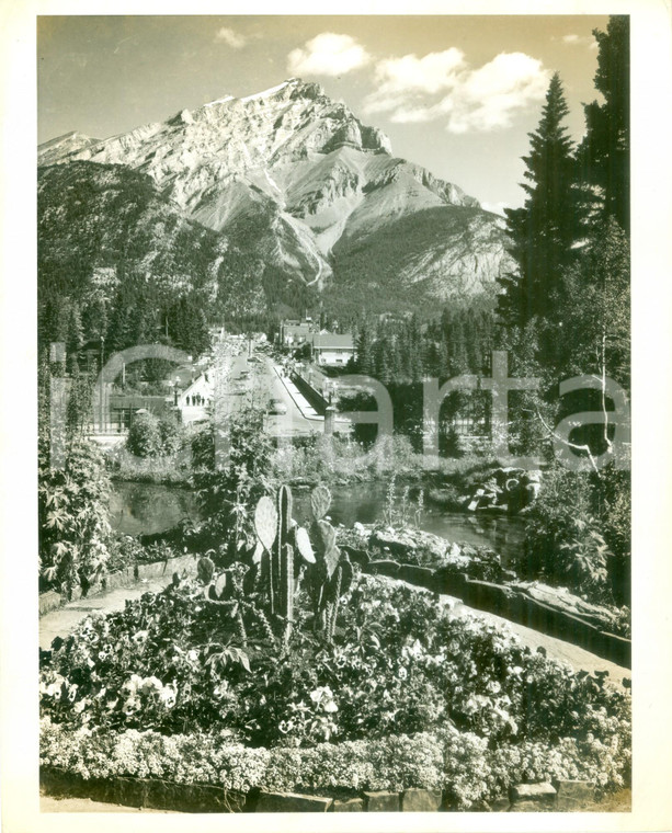 1970 ca BANFF (CANADA) Panorama della città dall'Administration Building *FOTO