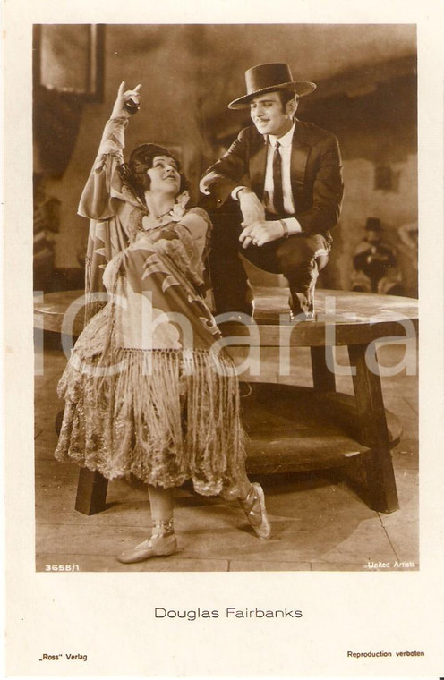 1925 ca CINEMA Douglas FAIRBANKS con ballerina di flamenco *Cartolina FP NV
