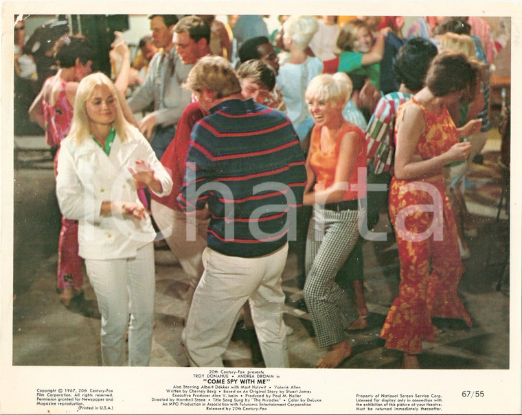 1967 COME SPY WITH ME Movie by Marshall STONE Dancing at a party *Foto seriale