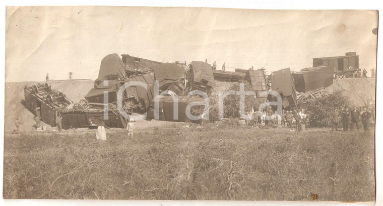 1920 ca ITALIA Incidente ferroviario - Vagoni in un terrapieno *Foto ANIMATA (1)