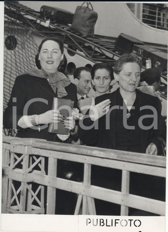 1953 GENOVA Soprano Renata TEBALDI sbarca dal transatlantico AUGUSTUS -Foto