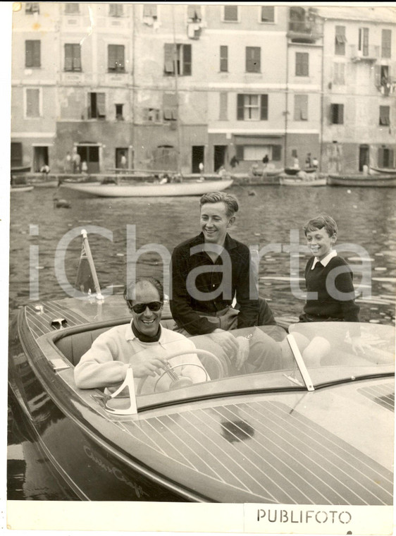 1953 PORTOFINO Arrivo di Rex HARRISON in motoscafo per le vacanze estive *Foto