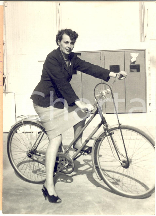 1962 PARIS Concours LEPINE - Bicyclette avec traction sur la roue avant *Photo