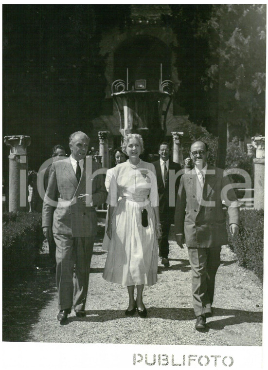 1953 ROMA Terme di Diocleziano - Clare BOOTHE LUCE in visita - Foto 13x18 cm