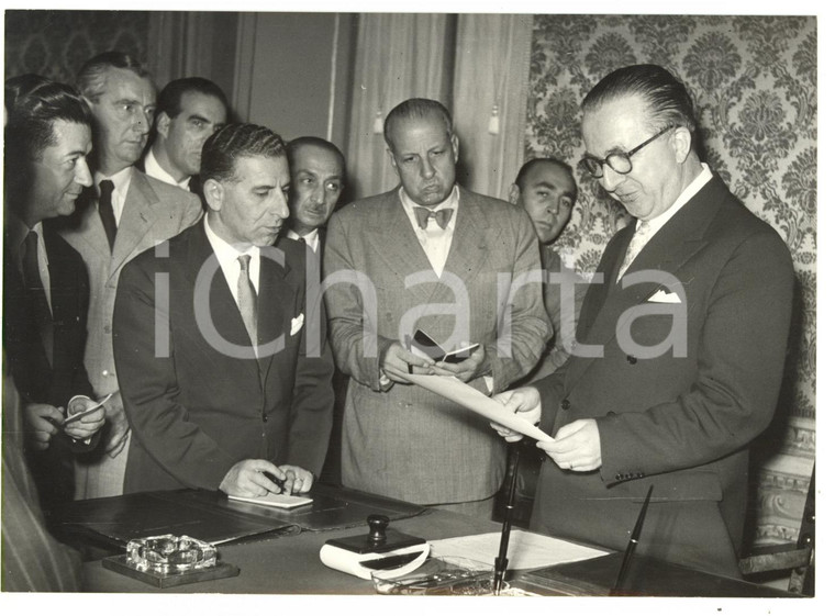 1953 ROMA Giuseppe PELLA intervistato dai giornalisti - Fotografia 18x13 cm