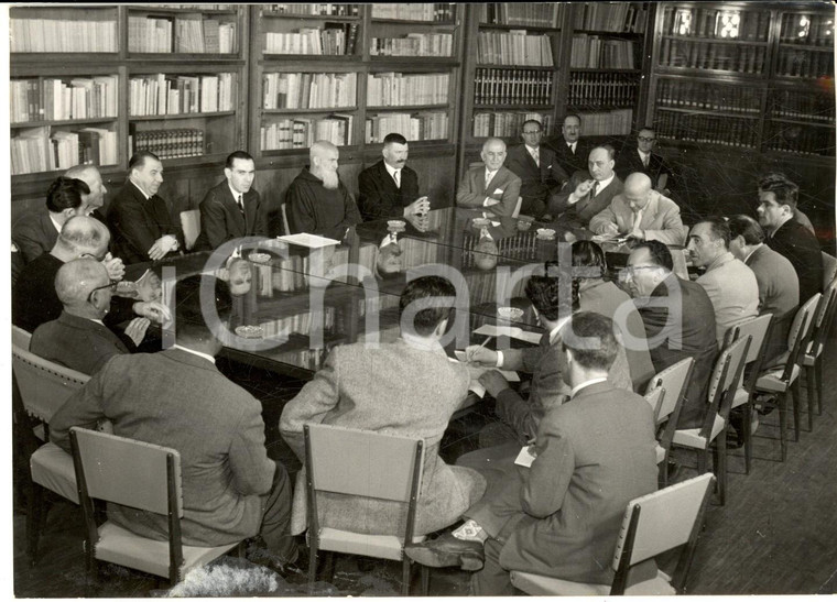 1957 ROMA Premiazione italiani all'estero - Pietro TURCATTI Mons. BABINI *Foto