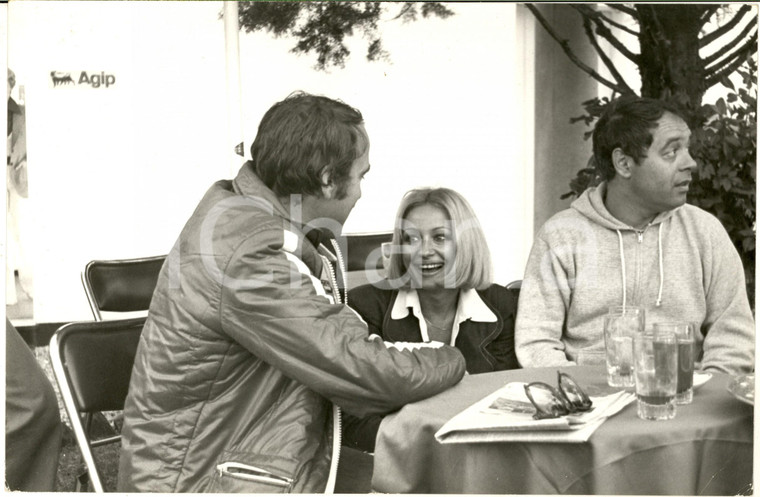 1970 ca MONZA Clay REGAZZONI Raffaella CARRA' e Gianni BONCOMPAGNI (4) *Foto