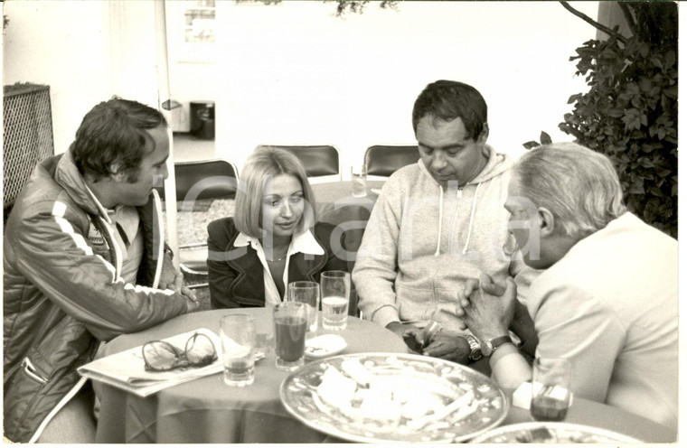 1970 ca MONZA Clay REGAZZONI Raffaella CARRA' e Gianni BONCOMPAGNI (5) *Foto