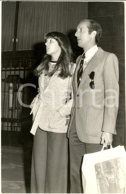 1970 ca GOSSIP ITALIA Caterina CASELLI con Piero SUGAR (2) - Foto 20x30 cm