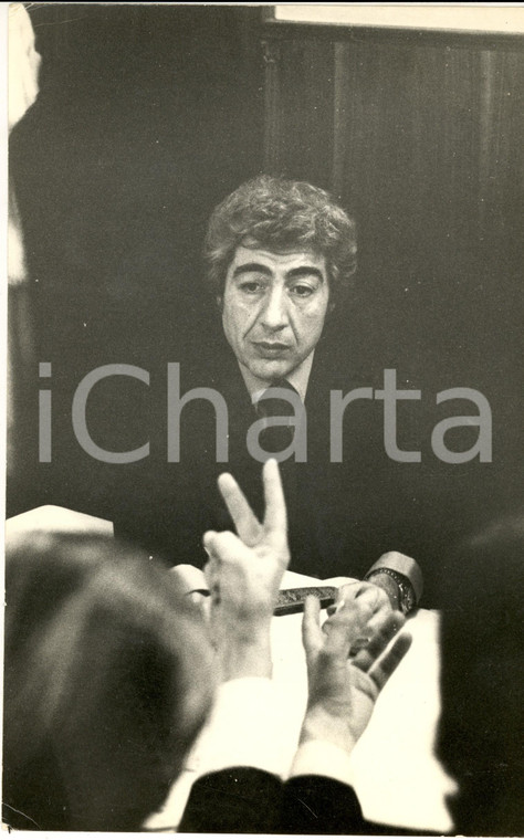 1970 ca COSTUME ITALIA Gino BRAMIERI in una partita a carte (2) - Foto 20x30 cm