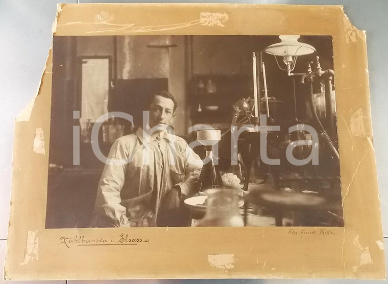 1920 ca MULHOUSE Ritratto di chimico in laboratorio (SCHNEIDER?) *Foto ROSSETTI 