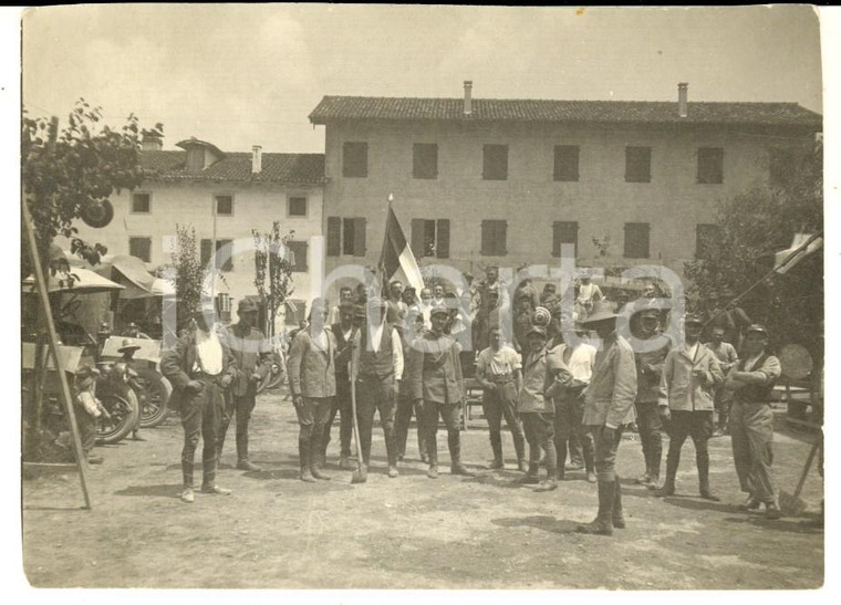 1917 WW1 ZONA DI GUERRA Festa in piazza per i soldati *Foto RARA 11x8 cm