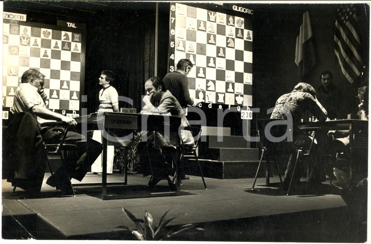 1975 MILANO Torneo di Scacchi - Wolfgang UNZICKER vs Mikhail TAL - Foto 30x20