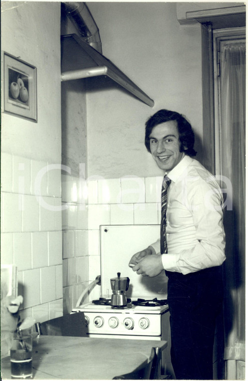 1971 CALCIO JUVENTUS Gianluigi SAVOLDI nella propria casa (1) Foto 20x30 cm