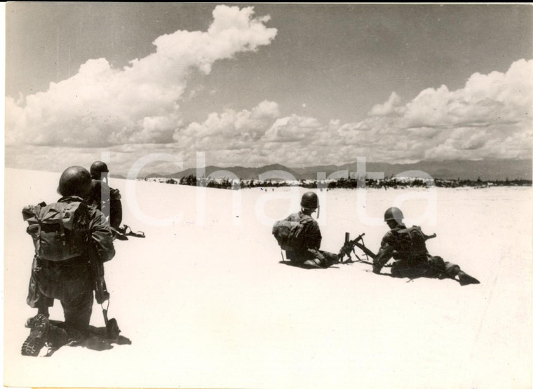 1953 GUERRA DEL VIETNAM Operation CAMARGUE - Faticosa avanzata delle truppe FOTO