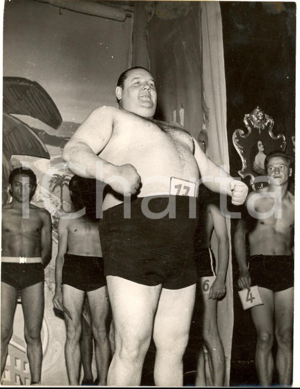 1953 BERLIN "Mister Berlin" pageant - The biggest contestant - Photo 15x20 cm