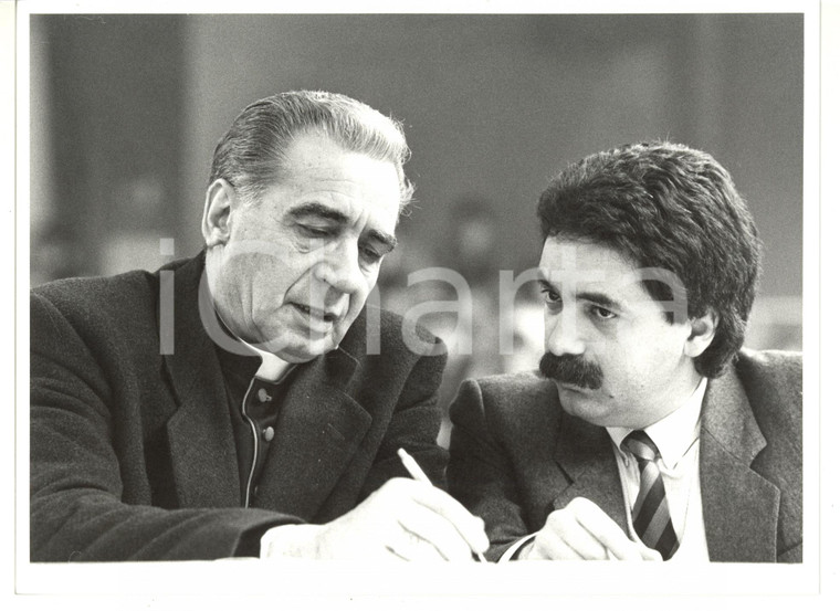 1990 ca ROMA Conversazione tra mons. Antonio RIBOLDI e Nando DALLA CHIESA - Foto