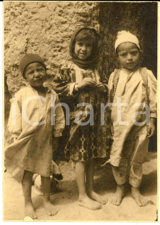 1935 ca MAROCCO (?) Ritratto di bambini in un villaggio tradizionale *Foto 12x17