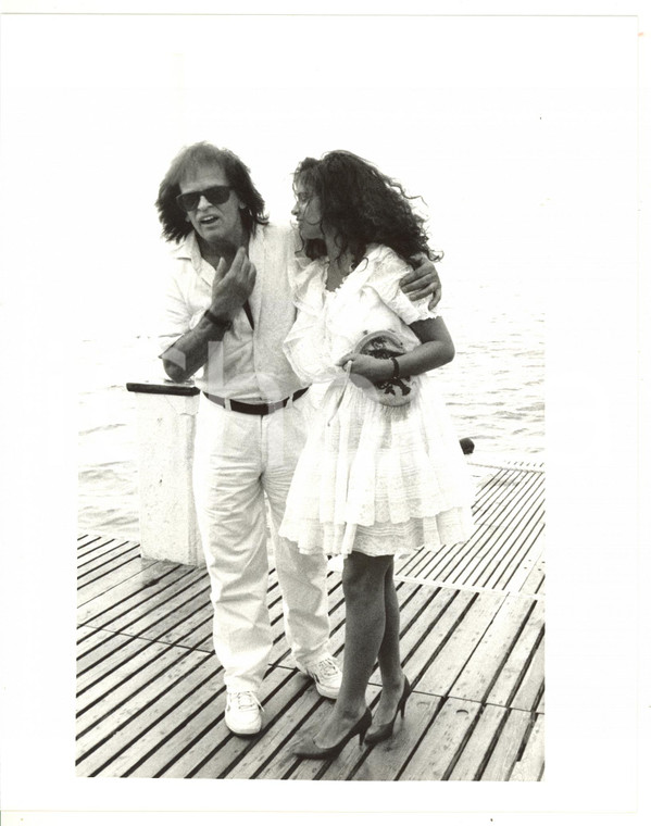 1988 CANNES - Festival del Cinema - Klaus KINSKI con Debora CAPRIOGLIO sul molo