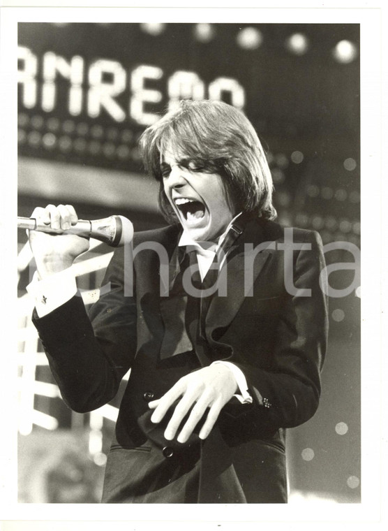 1985 FESTIVAL DI SANREMO Luis MIGUEL si esibisce sul palco - Foto 18x24 cm