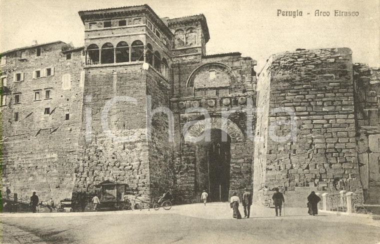 1920 ca PERUGIA Veduta dell'Arco ETRUSCO *Cartolina ANIMATA con calesse FP NV