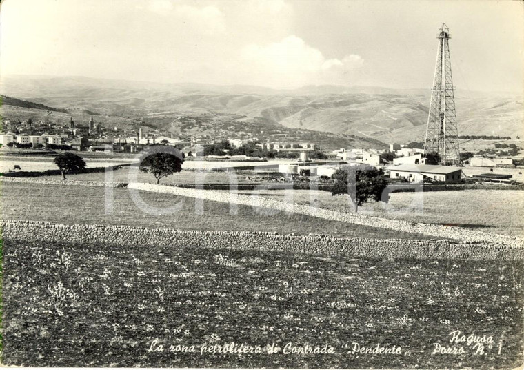 1950 ca RAGUSA Zona petrolifera CONTRADA PENDENTE con pozzo di estrazione *FG NV