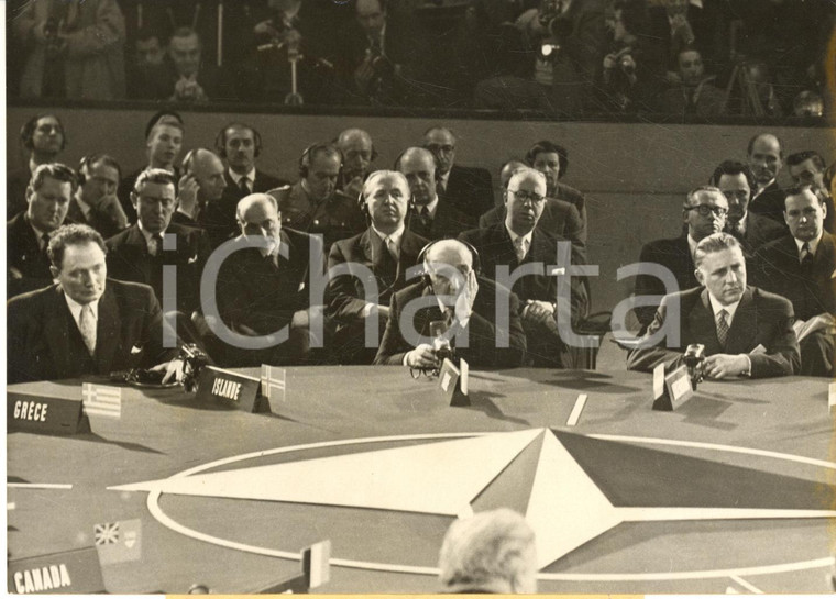 1957 PARIS NATO Adone ZOLI alla conferenza inaugurale - Foto 18x13 cm