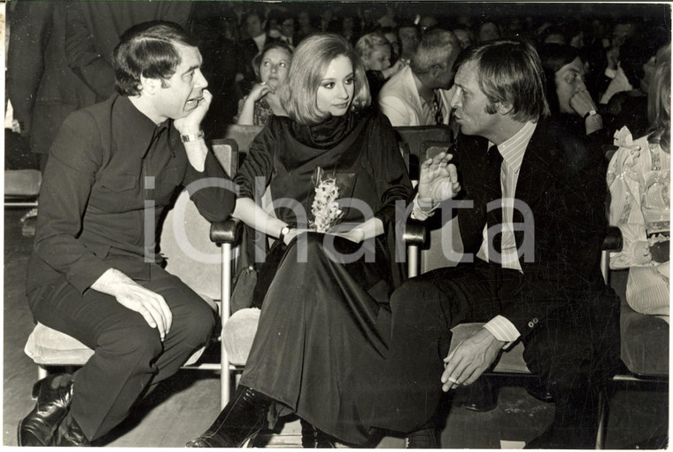 1970 ca COSTUME ITALIA Raffaella CARRA' e Gianni BONCOMPAGNI a una serata *Foto