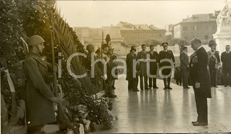 1936 ROMA Capo della delegazione inglese rende omaggio tomba del Milite Ignoto