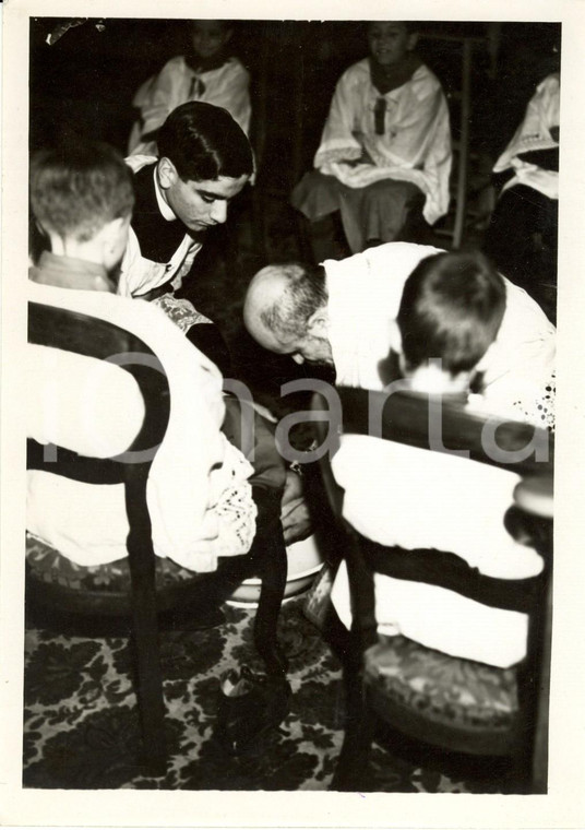 1938 ROMA Chiesa SAN MARONE Paul ASSEMANI durante la lavanda dei piedi *Foto 