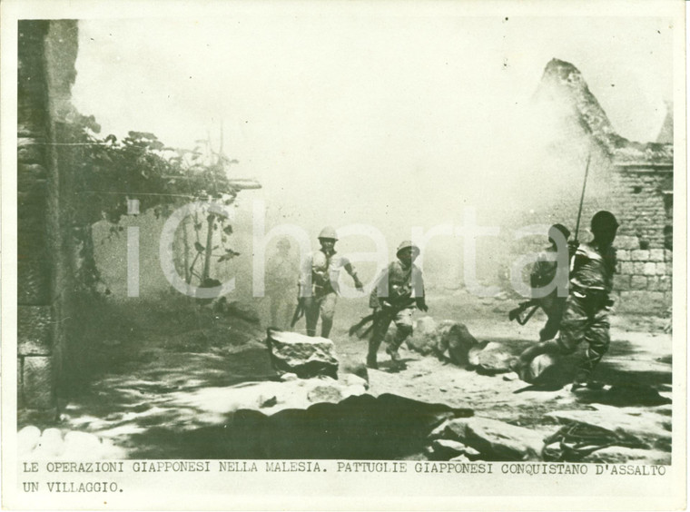 1942 MALESIA WWII Truppe giapponesi conquistano villaggio *FOTOGRAFIA