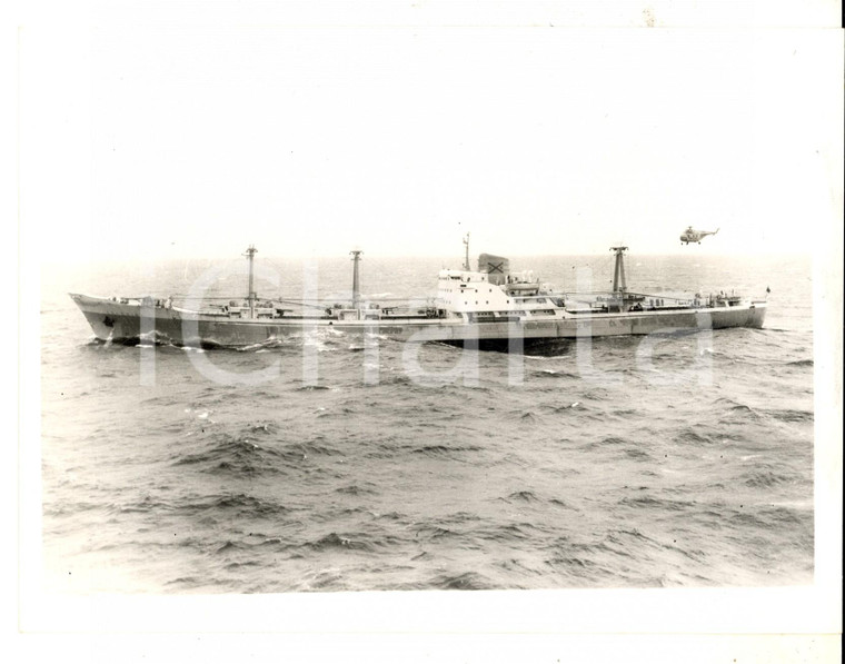 1962 ATLANTIC OCEAN Swiss ship CELERINA rescuing survivors of plane crash *Photo