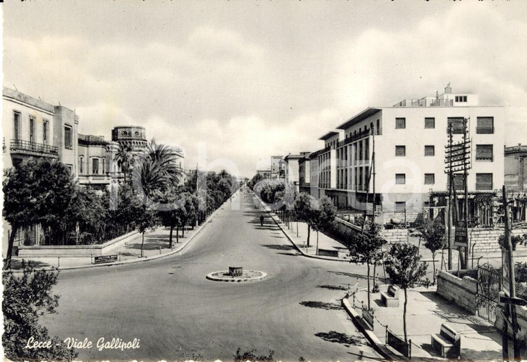 1954 LECCE Veduta di Viale GALLIPOLI con passanti *Cartolina postale FG VG