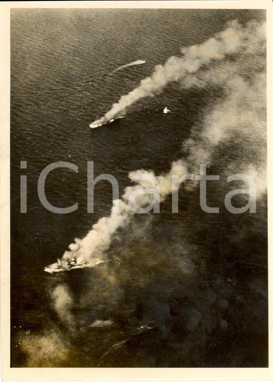 1941 FINLANDIA WW2 Mercantili sovietici in fiamme nel golfo *FOTOGRAFIA
