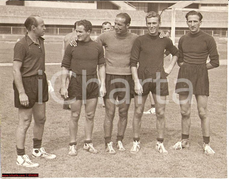 1941 Juventus - Allenatore Ferrari con giocatori *Foto