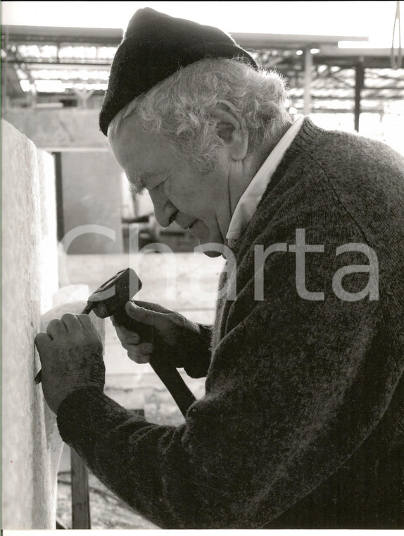 1980 ca MASSA CARRARA Scultore Pietro CASCELLA al lavoro *Foto 21x28 cm