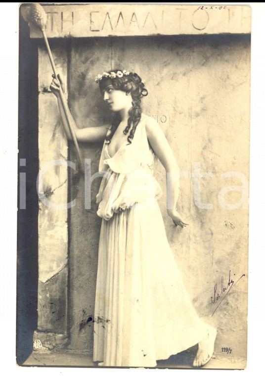 1902 MUSE MODERNE Giovane donna nelle vesti di Urania *Cartolina FP VG