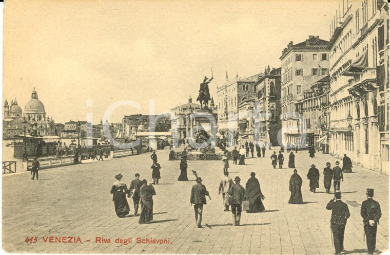1915 ca VENEZIA Riva degli SCHIAVONI con passanti e gendarmi *Cartolina FP NV