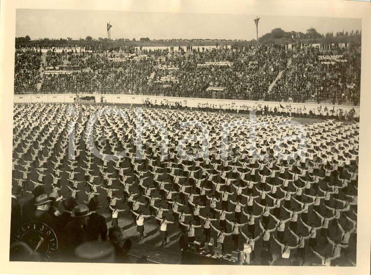 1935 ca MILANO Primo saggio ginnico-militare Giovani Italiane esibizione gruppo