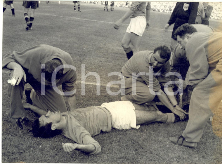 1954 CALCIO NAZIONALE ITALIA-BELGIO 4-1 Incidente a Carlo GALLI *Foto 18x13 cm