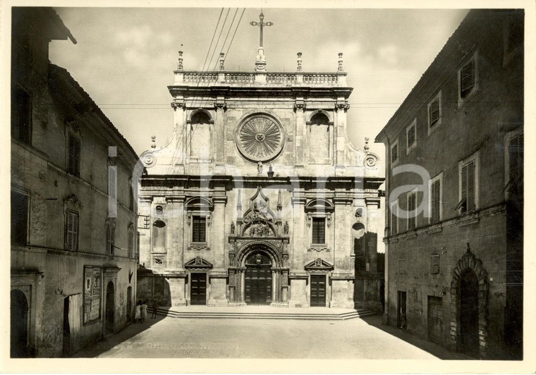 1960 ca TOLENTINO (MC) Veduta piazza e chiesa di SAN NICOLA *Cartolina FG NV