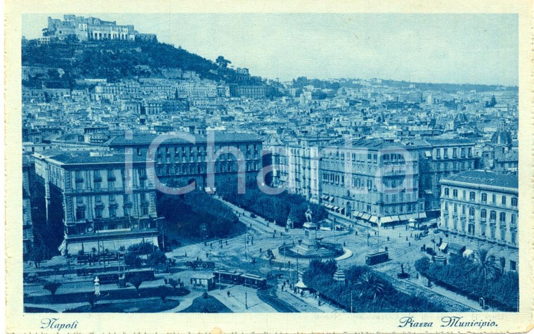 1930 ca NAPOLI Veduta aerea di Piazza del MUNICIPIO *Cartolina ANIMATA FP NV
