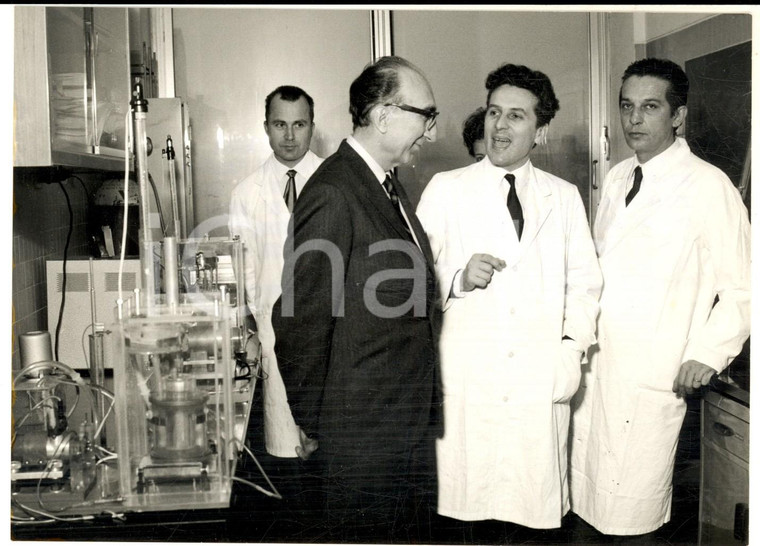 1968 MILANO Chirurgo Michael DEBAKEY visita Istituto "Mario Negri" *Foto 18x13