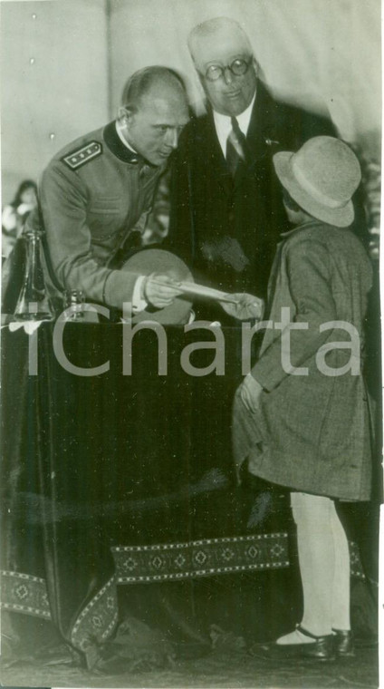 1933 MILANO Consegna dei libretti di banca alla Giornata del Risparmio *Foto