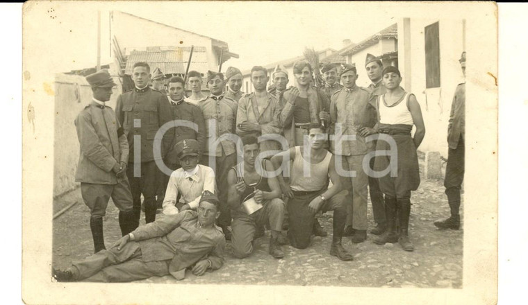 1915 ca WW1 ZONA DI GUERRA Ufficiali di artiglieria a riposo *Foto cartolina