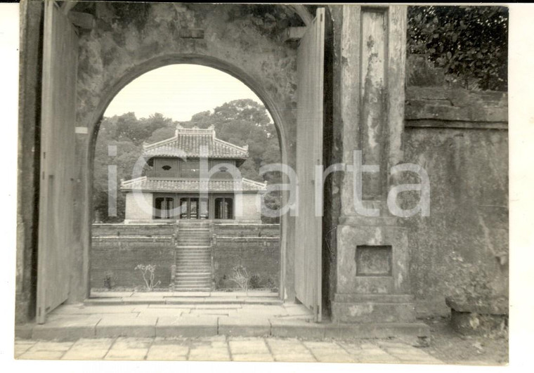 1960 ca HUE (VIETNAM) Particolare di una tomba imperiale - Foto 12x10 cm